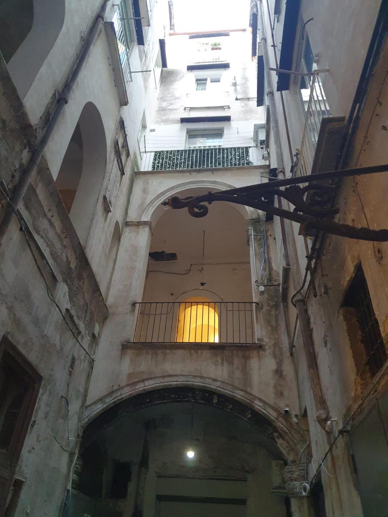 Casa Albertino-In The Heart Of Napoli Esterno foto